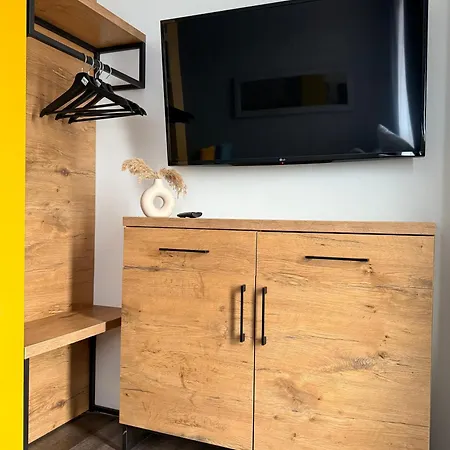 Seaside - Podgrzewany Basen, Darmowy Parking 아파트 레왈