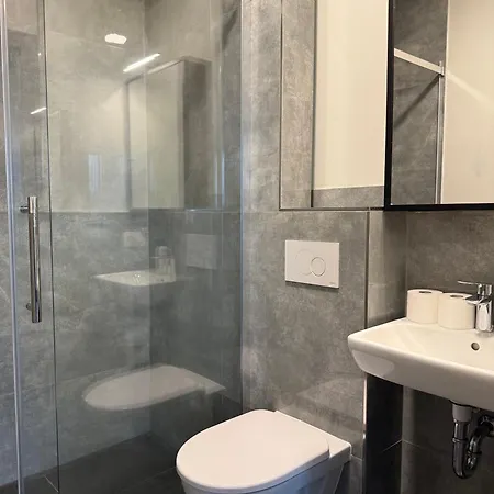 Seaside - Podgrzewany Basen, Darmowy Parking 레왈